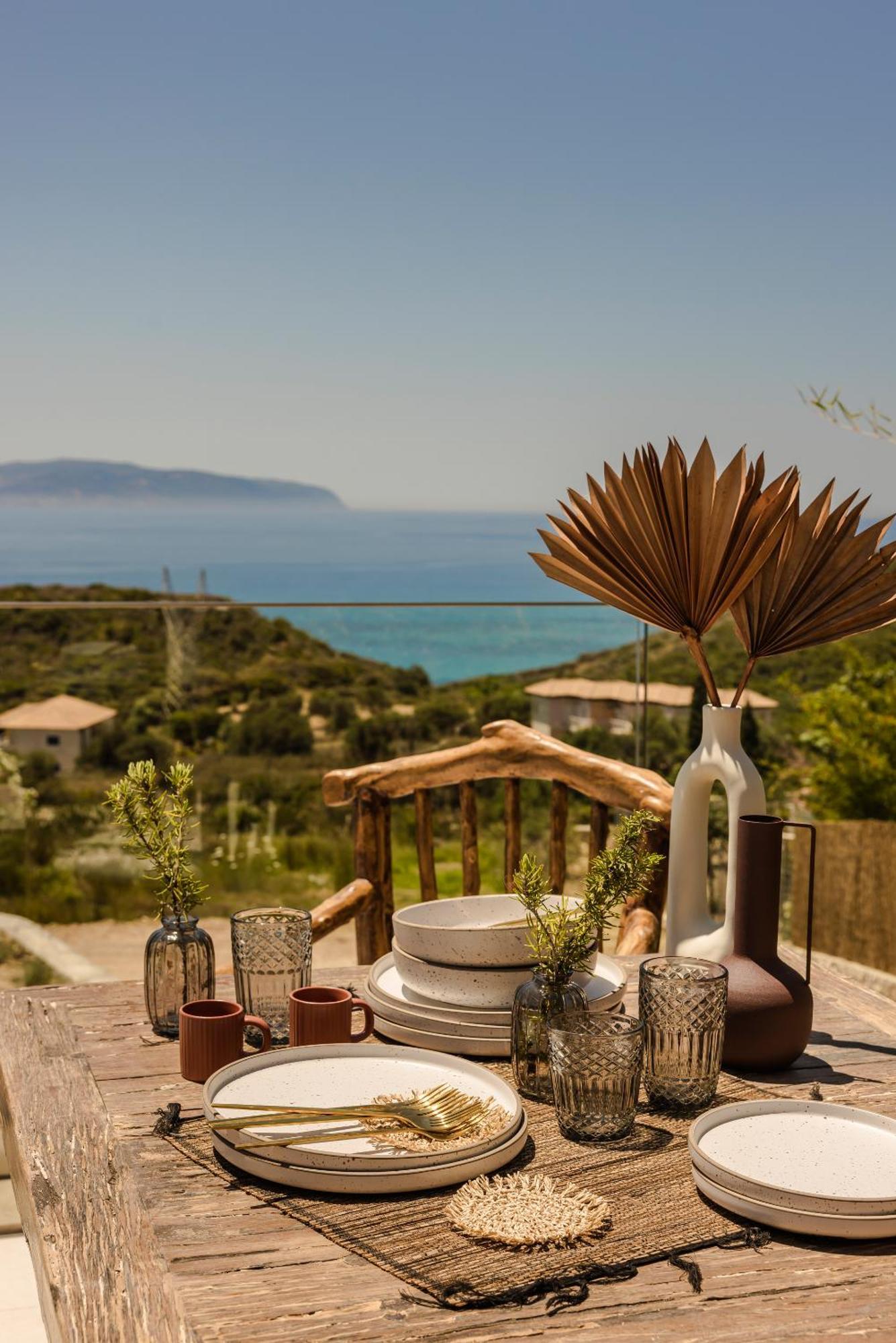 Hilaritas Luxury Suites Sea View, Private Pool & Jacuzzi Paradise Ratzaklíon Exterior foto