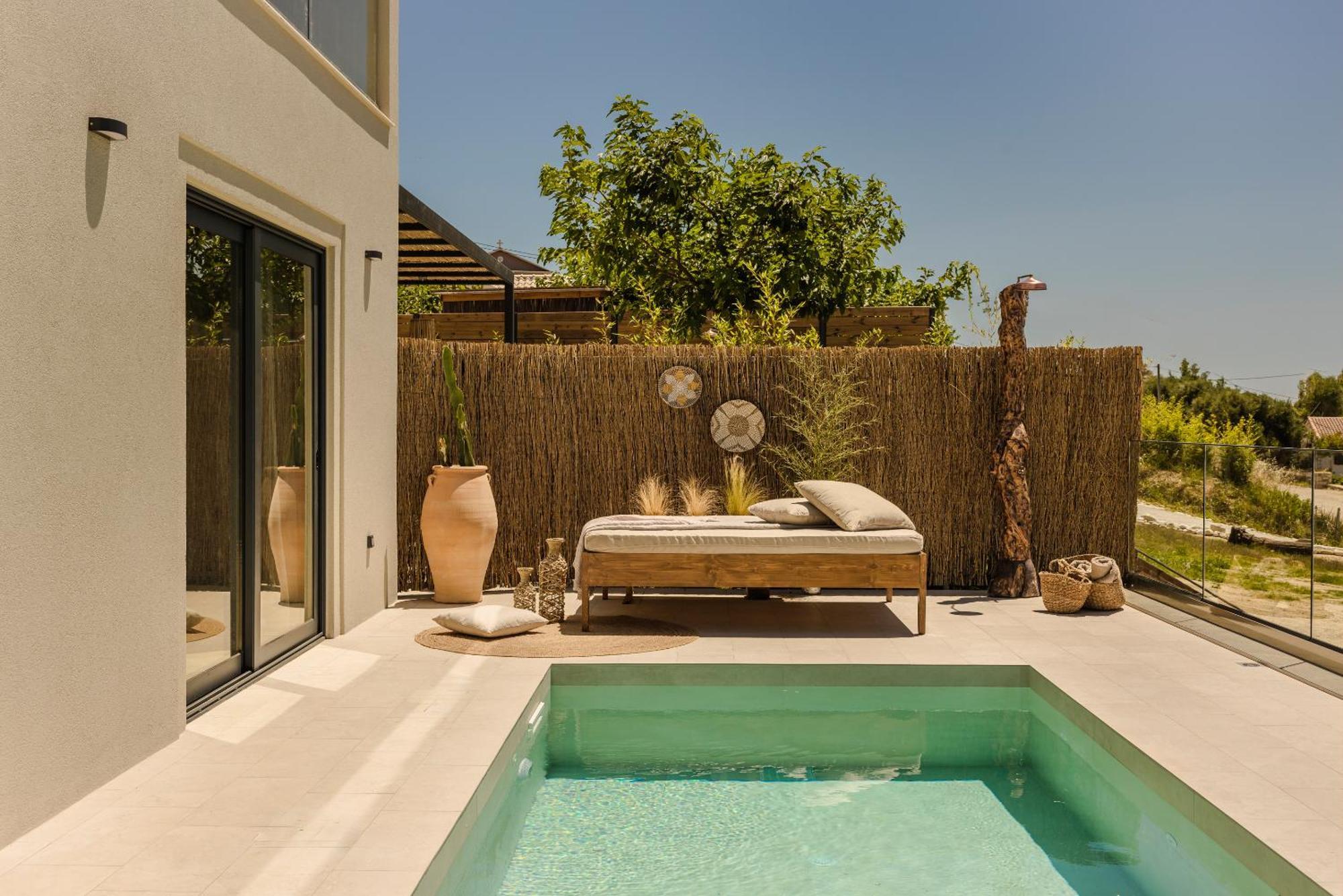Hilaritas Luxury Suites Sea View, Private Pool & Jacuzzi Paradise Ratzaklíon Exterior foto