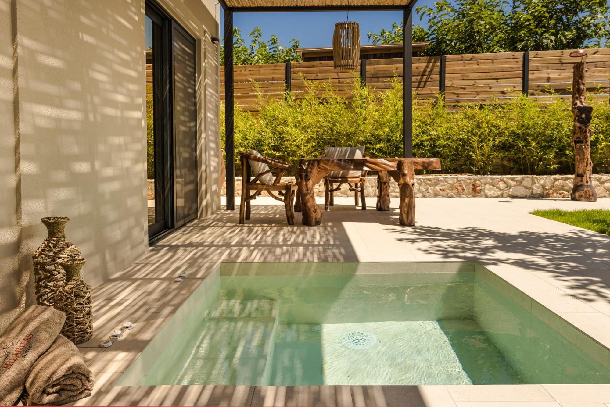 Hilaritas Luxury Suites Sea View, Private Pool & Jacuzzi Paradise Ratzaklíon Exterior foto